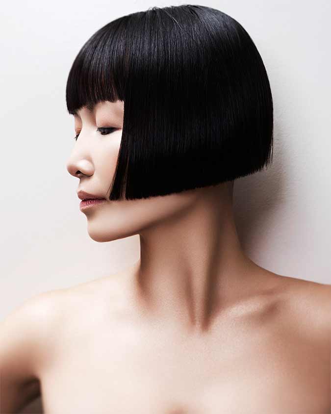capelli corti a caschetto neri. short black bob haircut.