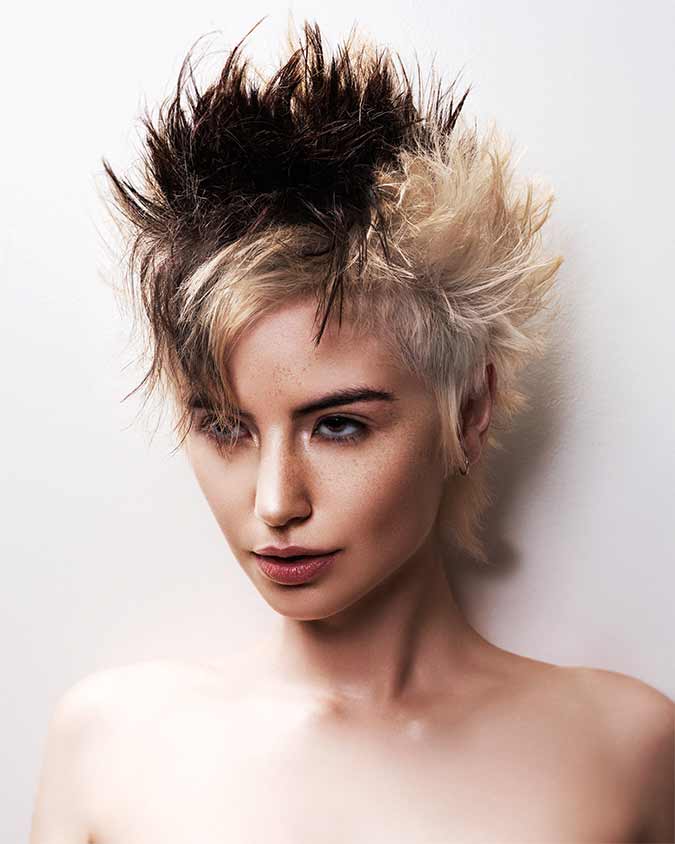 capelli corti biondi e castani
